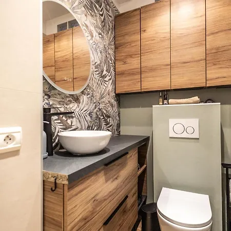 Prestige, Rickeys Apartman Monte-Carlo