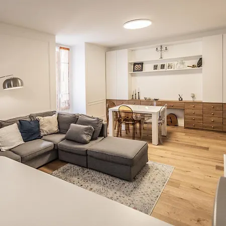 Prestige, Rickeys Apartment